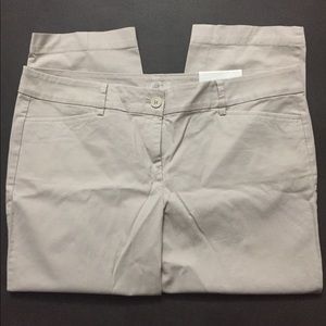 NWT Loft crop pants cream